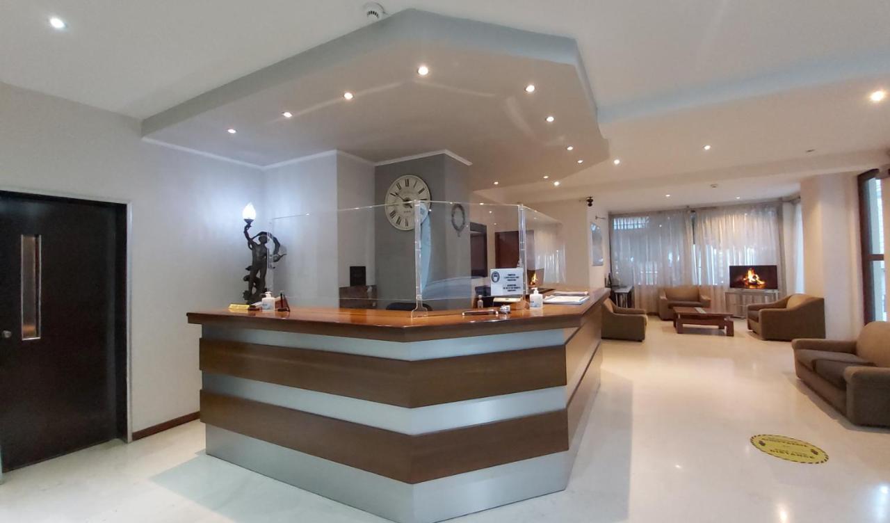Omiros Hotel เอเธนส์ ภายนอก รูปภาพ