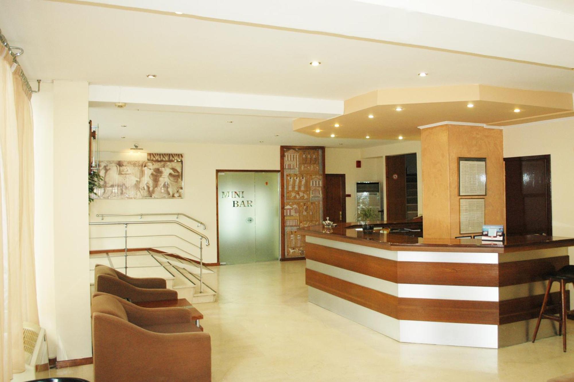 Omiros Hotel เอเธนส์ ภายนอก รูปภาพ